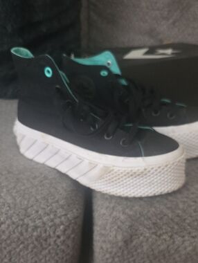 Black High-Top Platform CONVERSE with Teal Accents